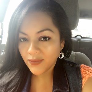 Meet your Posher, Isa